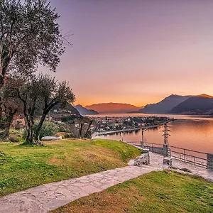 https://casa-angela-dervio.it-lombardy.com