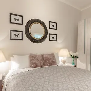 https://casa-betta-lucca.it-tuscanyhotel.com