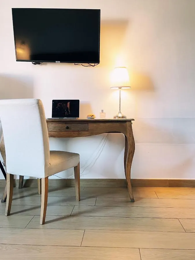 Little Queen Suite Rome Italy