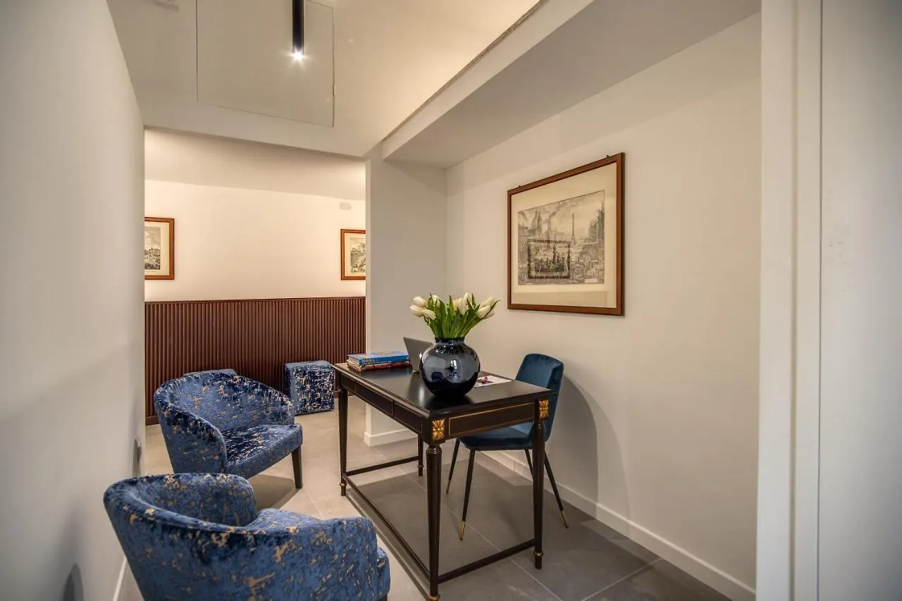 Little Queen Suite Rome