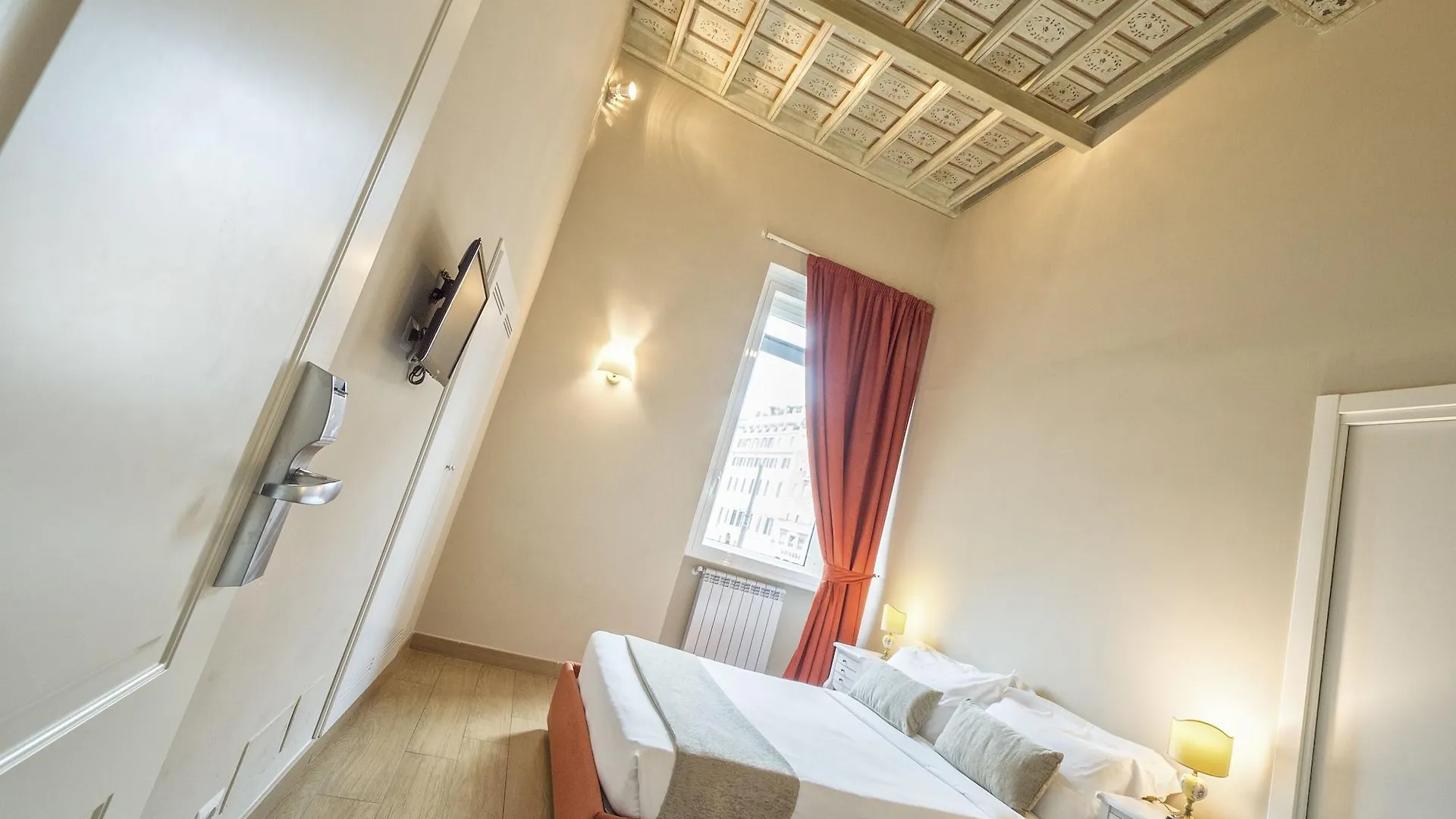 Little Queen Suite Rome Italy