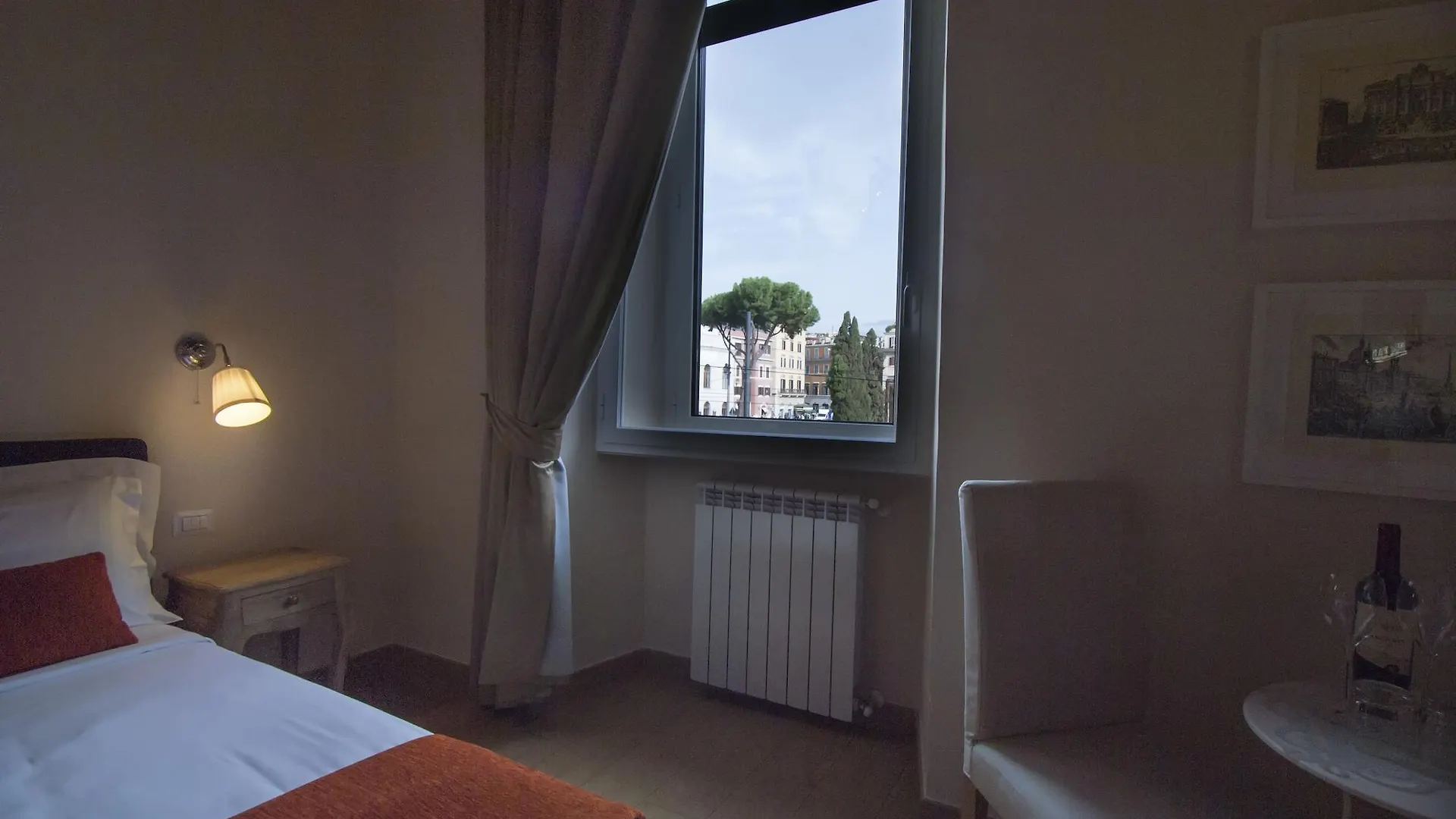 *** Bed & Breakfast Little Queen Suite Rome Italy