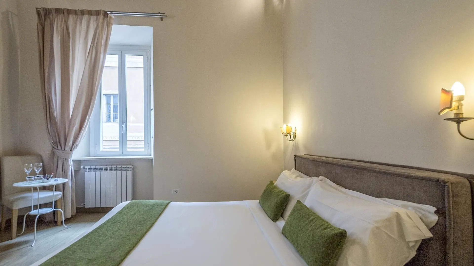 Little Queen Suite Rome Bed & Breakfast