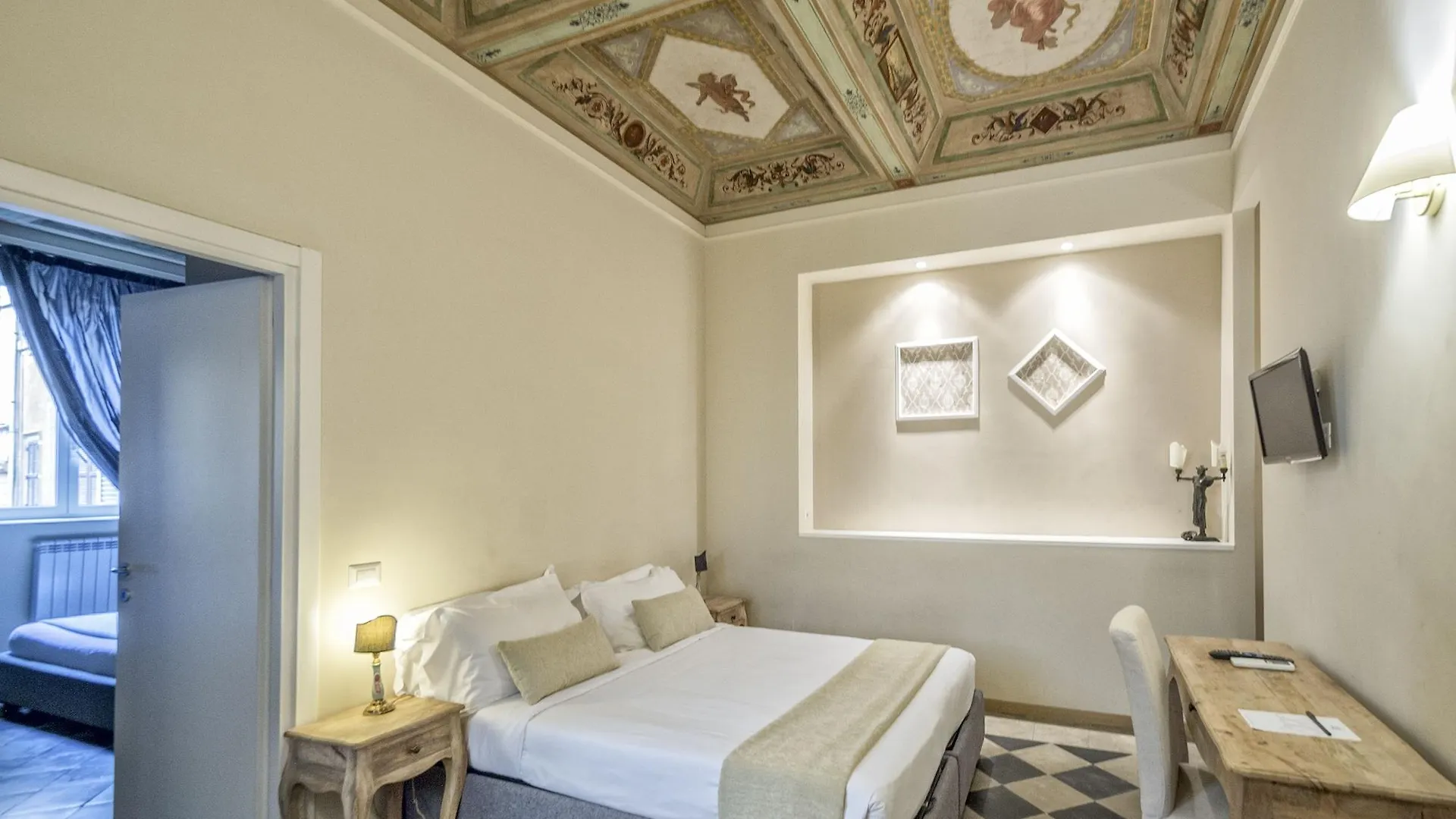 Little Queen Suite Rome
