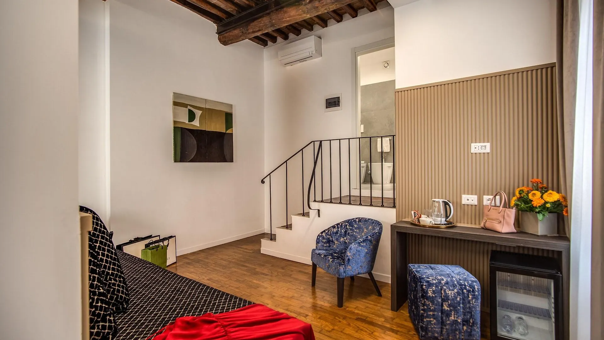 Little Queen Suite Rome Italy