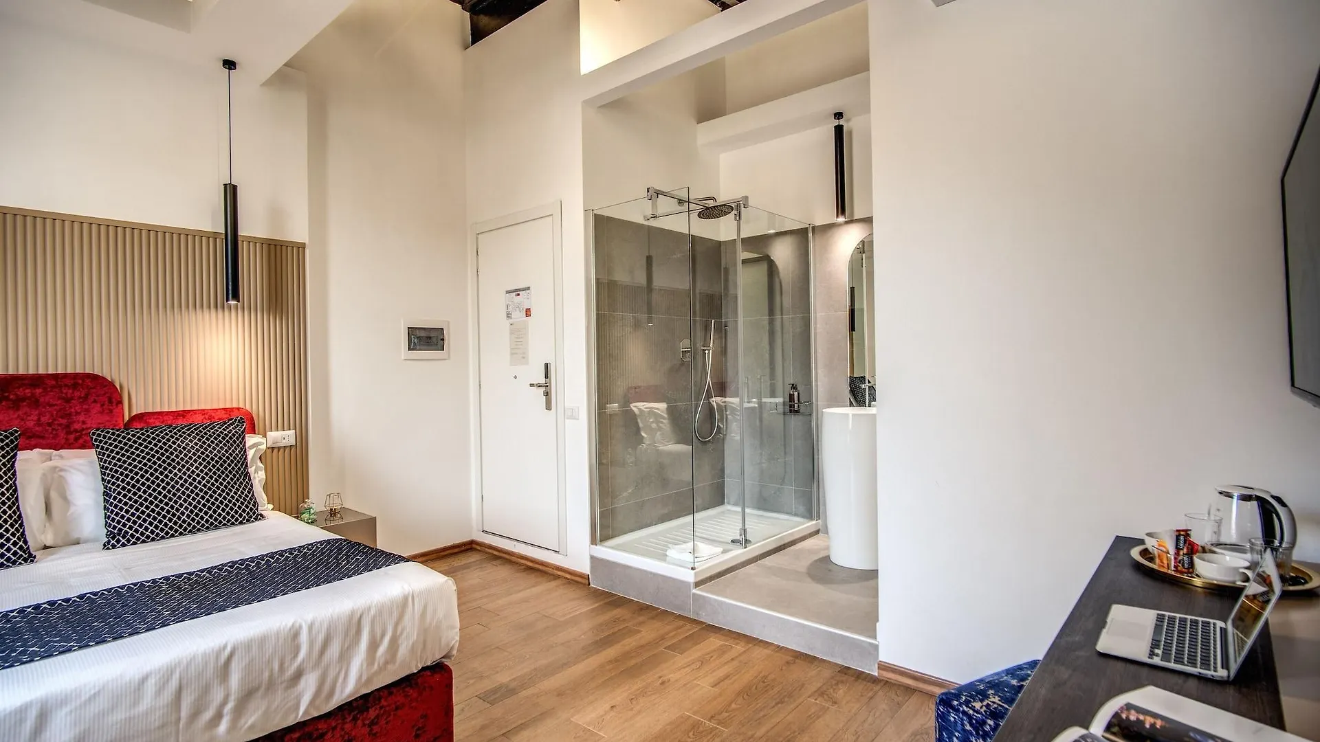 Little Queen Suite Rome