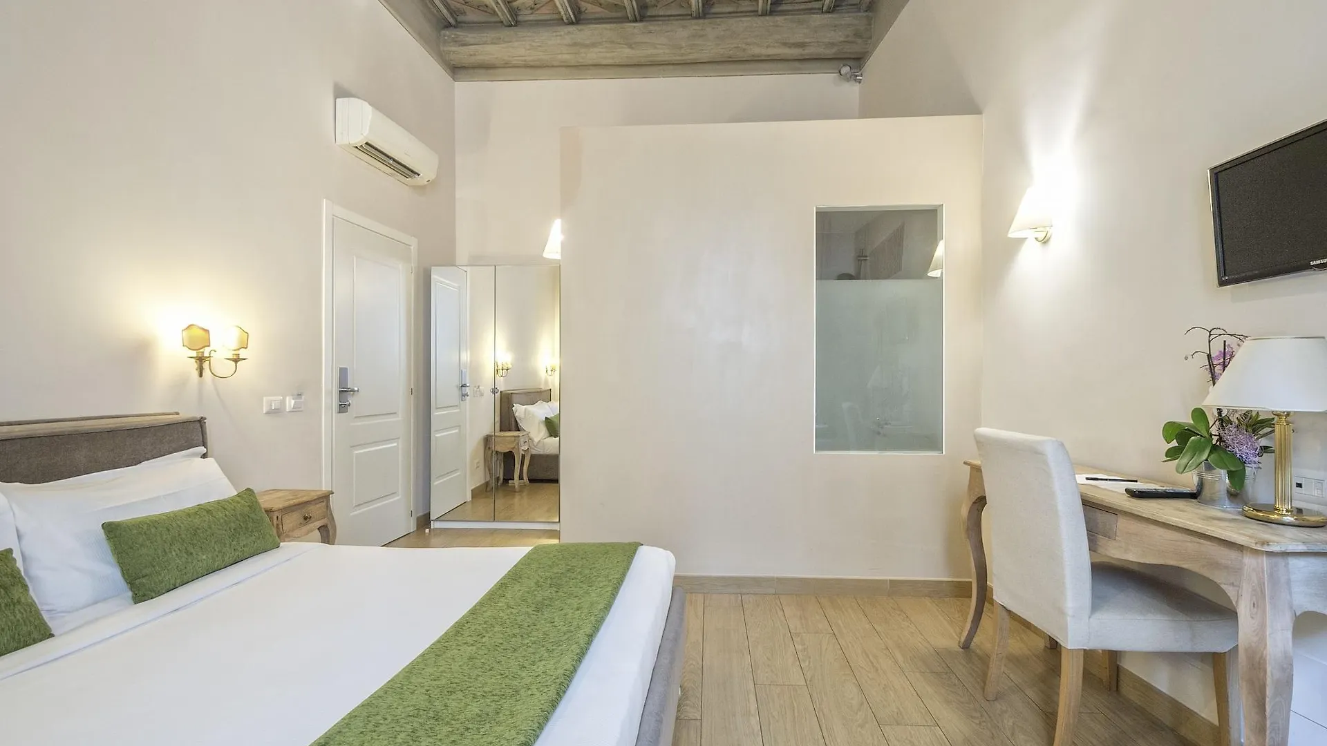 *** Bed & Breakfast Little Queen Suite Rome Italy