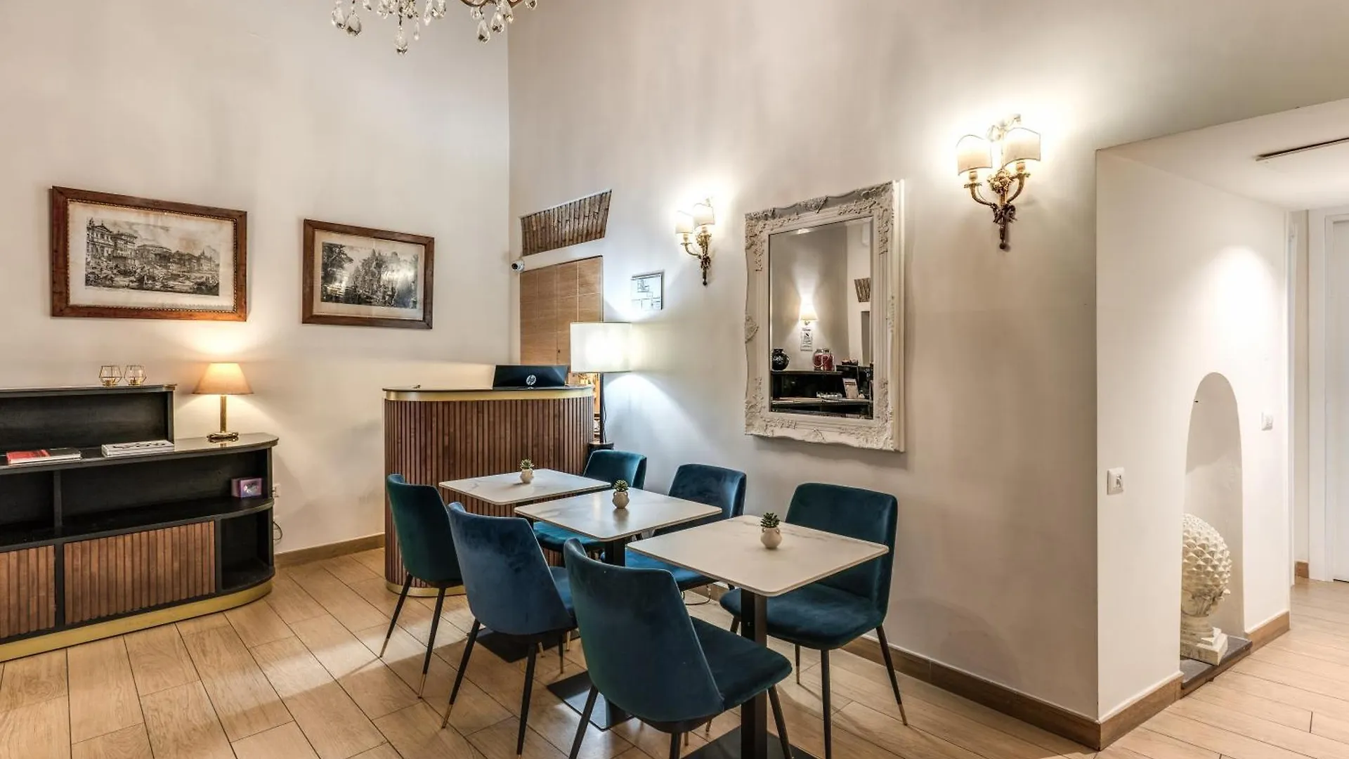 Little Queen Suite Roma Alojamento de Acomodação e Pequeno-almoço